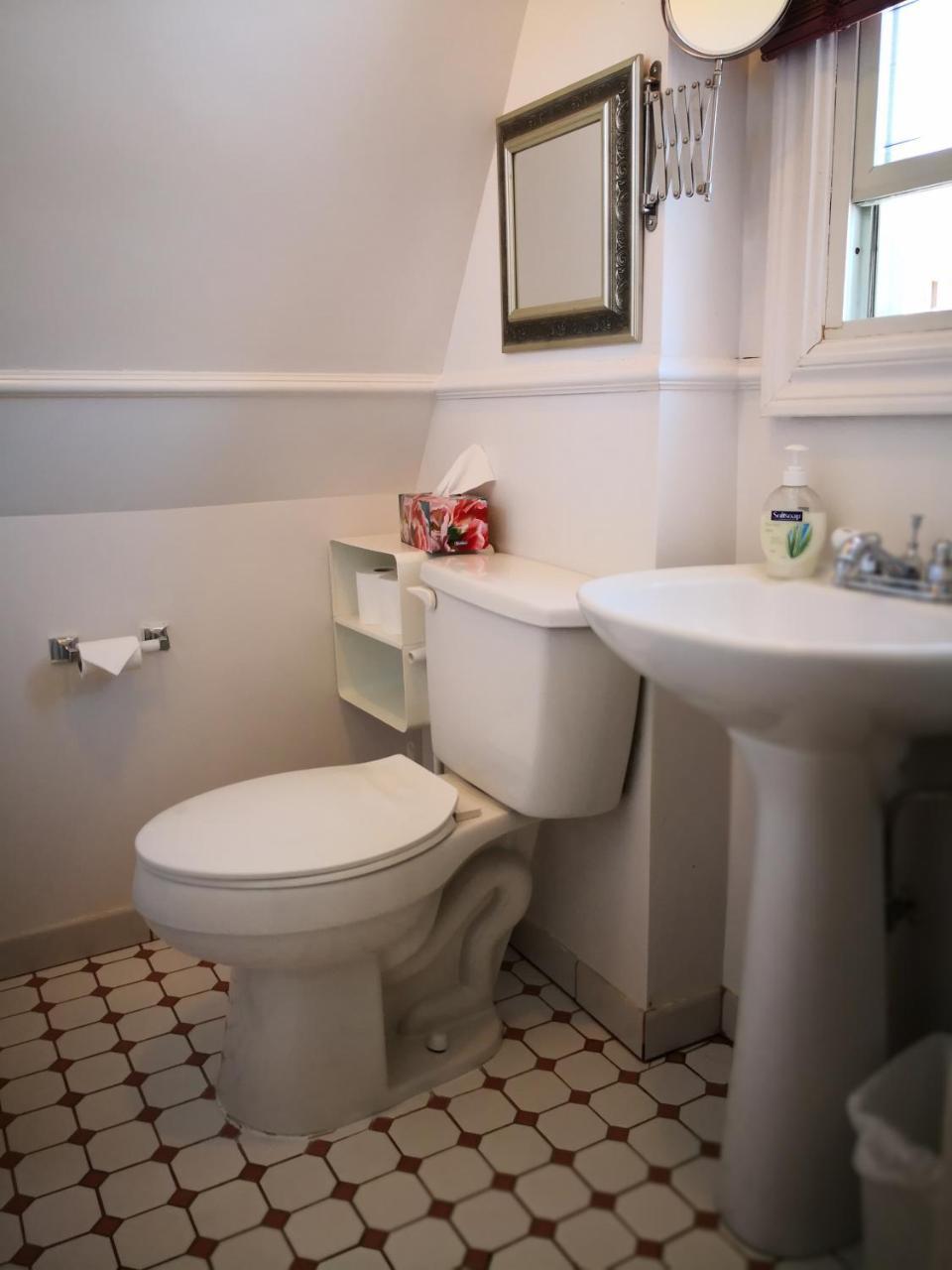 Rideau Inn オタワ エクステリア 写真